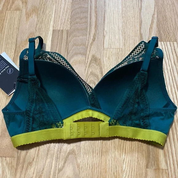 Knixy Lace Deep-V Bralette - Emerald limited edition - Picture 2 of 8